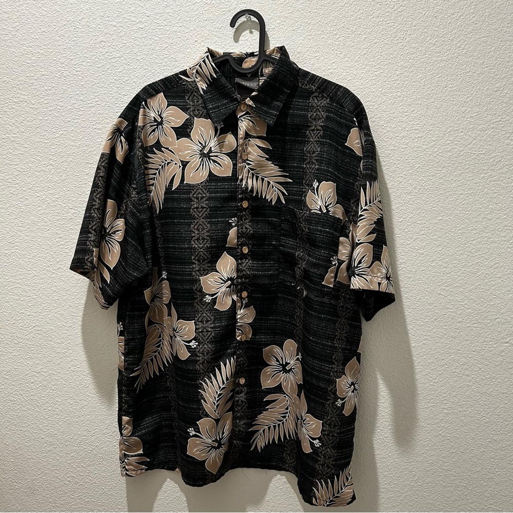 Fresh and Silky Hawaiian button up shirt